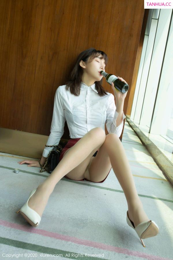 陆萱萱  [XiuRen秀人网]高清写真图 2020.07.23 No.2393 陆萱萱第10张图片